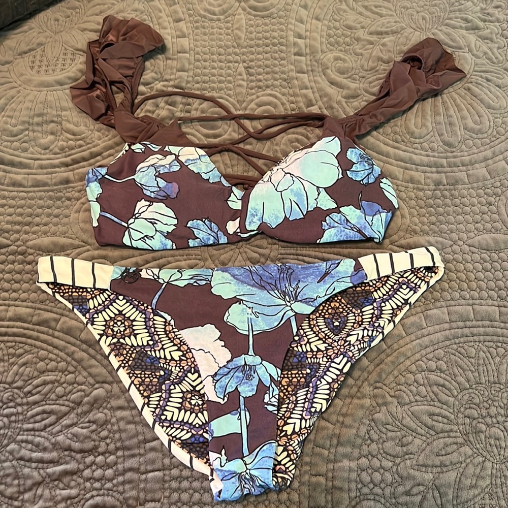 Maaji brand bikini, 4 in 1! (Reversible so there is 4 different pattern combos)